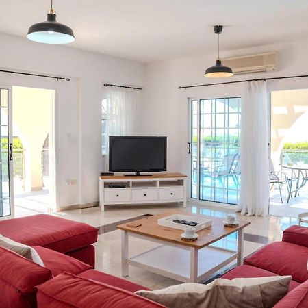 Villa Danae Coral Bay By Villa Plus ペイヤ エクステリア 写真