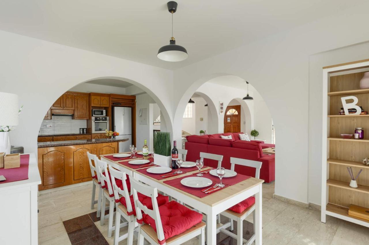 Villa Danae Coral Bay By Villa Plus ペイヤ エクステリア 写真