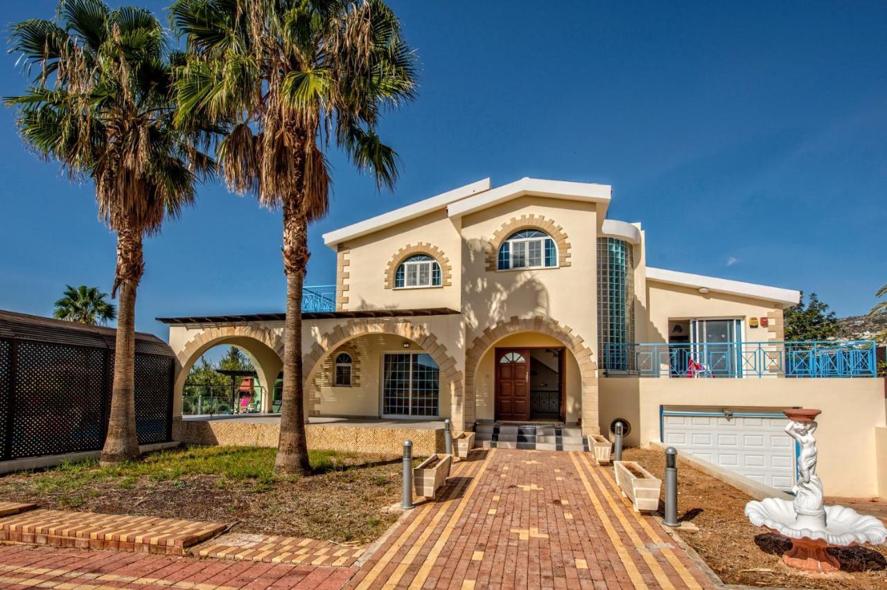 Villa Danae Coral Bay By Villa Plus ペイヤ エクステリア 写真